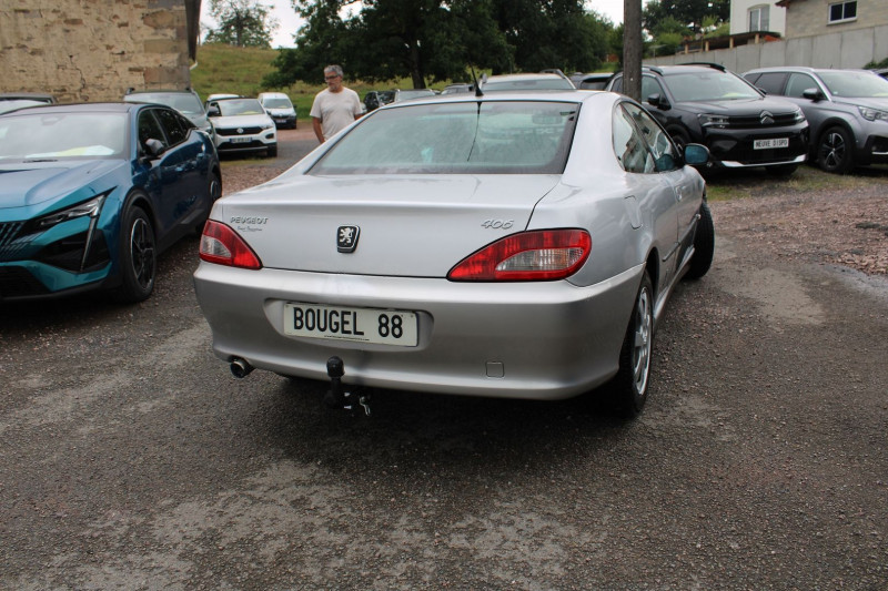 Photo 2 de l'offre de PEUGEOT 406 COUPE 2L2 HDI 136 CV PACK CUIR CHAUFFANT CLIM AUTO JA 16 MÃTAL RÃGULATEUR ORDI DE BORD à 9990€ chez Bougel transactions