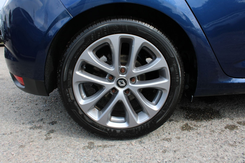 Photo 8 de l'offre de RENAULT MEGANE 4 BUSINESS 1L5 BLUE DCI 95 CV GPS 3D R-LINK ATTELAGE RE JA 17 USB RADAR RÃGULATEUR à 10990€ chez Bougel transactions