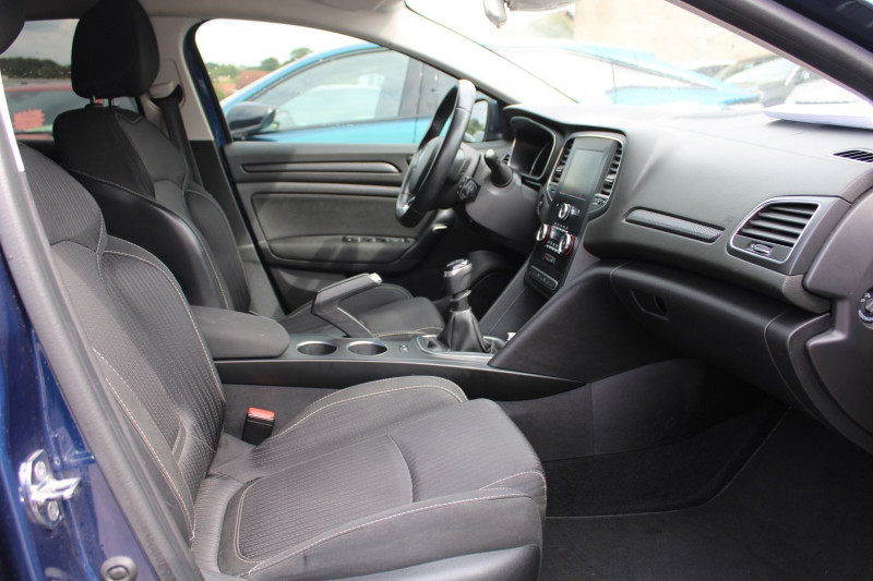 Photo 9 de l'offre de RENAULT MEGANE 4 BUSINESS 1L5 BLUE DCI 95 CV GPS 3D R-LINK ATTELAGE RE JA 17 USB RADAR RÃGULATEUR à 10990€ chez Bougel transactions