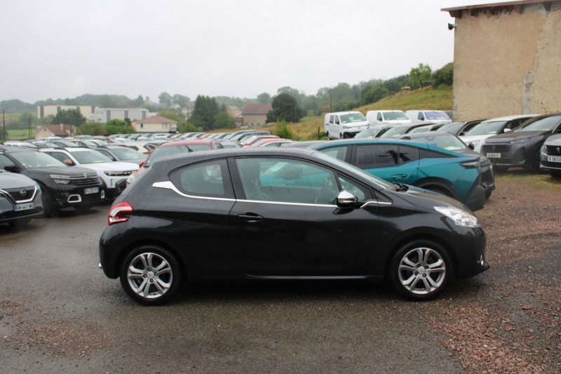 Photo 5 de l'offre de PEUGEOT 208 ALLURE 1L6 VTI 120 CV ÃCRAN TACTILE AUDIO USB JA 16 RADAR BLUETOOTH RÃGULATEUR à 6800€ chez Bougel transactions