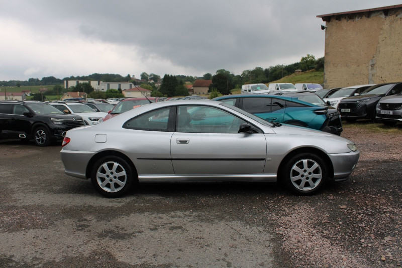 Photo 5 de l'offre de PEUGEOT 406 COUPE 2L2 HDI 136 CV PACK CUIR CHAUFFANT CLIM AUTO JA 16 MÃTAL RÃGULATEUR ORDI DE BORD à 9990€ chez Bougel transactions