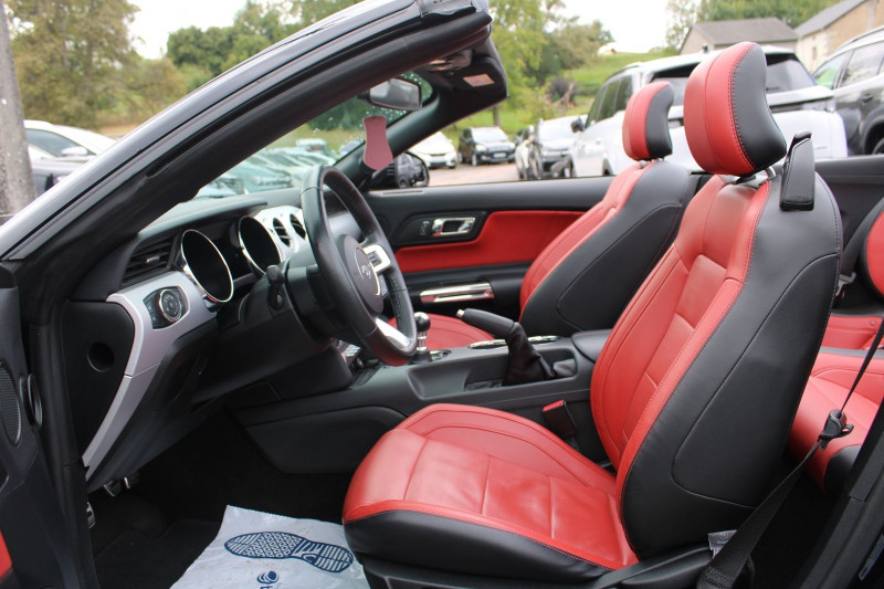 Photo 6 de l'offre de FORD MUSTANG CONVERTIBLE ECOBOOST 317 CV CABRIOLET GPS 3D CAMÃRA USB JA 19 PACK HIVER RÃGULATEUR FULL LED à 33990€ chez Bougel transactions