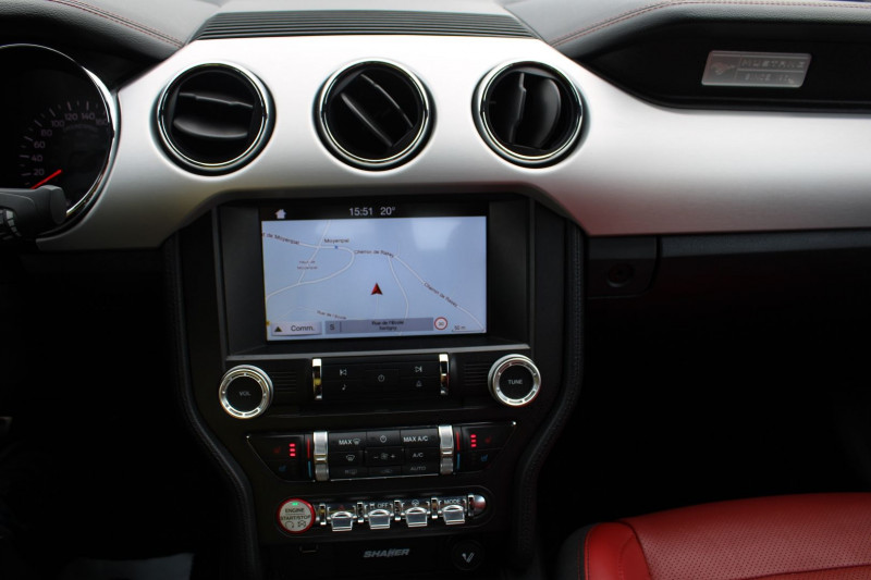 Photo 15 de l'offre de FORD MUSTANG CONVERTIBLE ECOBOOST 317 CV CABRIOLET GPS 3D CAMÃRA USB JA 19 PACK HIVER RÃGULATEUR FULL LED à 33990€ chez Bougel transactions