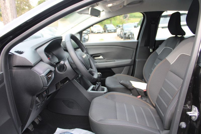 Photo 7 de l'offre de DACIA SANDERO 5 STEPWAY ECO GPL 100 CV EXPRESSION USB CAMÃRA GPS 3D FULL LED PK HIVER RÃGULATEUR à 18500€ chez Bougel transactions