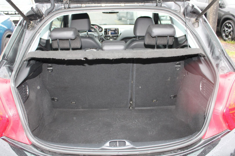 Photo 6 de l'offre de PEUGEOT 208 ALLURE 1L6 VTI 120 CV ÃCRAN TACTILE AUDIO USB JA 16 RADAR BLUETOOTH RÃGULATEUR à 6800€ chez Bougel transactions