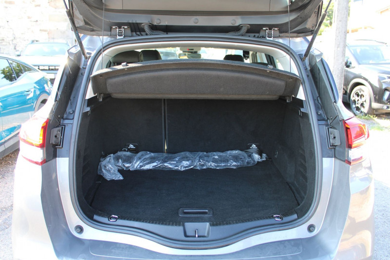 Photo 6 de l'offre de RENAULT SCENIC 4 BUSINESS 1L5 DCI 110 CV GPS 3D TACTILE CLIM AUDIO USB RADAR BLUETOOTH RÃGULATEUR à 10990€ chez Bougel transactions