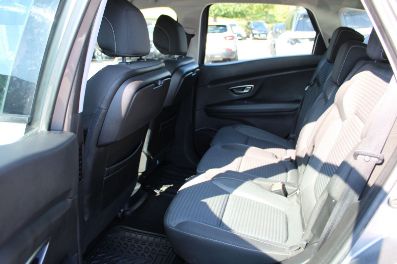 Photo 8 de l'offre de RENAULT SCENIC 4 BUSINESS 1L5 DCI 110 CV GPS 3D TACTILE CLIM AUDIO USB RADAR BLUETOOTH RÃGULATEUR à 10990€ chez Bougel transactions