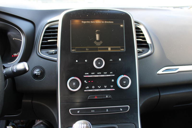 Photo 11 de l'offre de RENAULT SCENIC 4 BUSINESS 1L5 DCI 110 CV GPS 3D TACTILE CLIM AUDIO USB RADAR BLUETOOTH RÃGULATEUR à 10990€ chez Bougel transactions