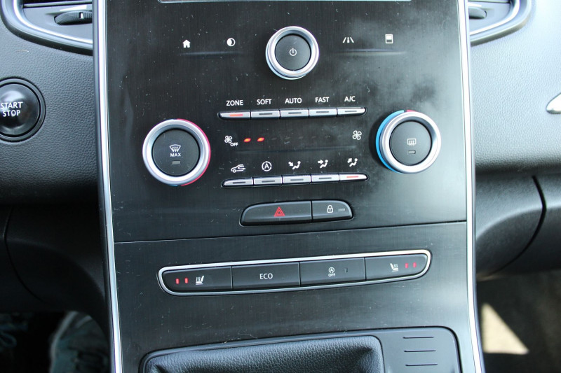 Photo 16 de l'offre de RENAULT SCENIC 4 BUSINESS 1L5 DCI 110 CV GPS 3D TACTILE CLIM AUDIO USB RADAR BLUETOOTH RÃGULATEUR à 10990€ chez Bougel transactions