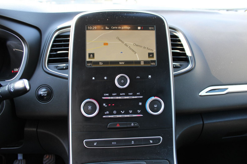 Photo 10 de l'offre de RENAULT SCENIC 4 BUSINESS 1L5 DCI 110 CV GPS 3D TACTILE CLIM AUDIO USB RADAR BLUETOOTH RÃGULATEUR à 10990€ chez Bougel transactions