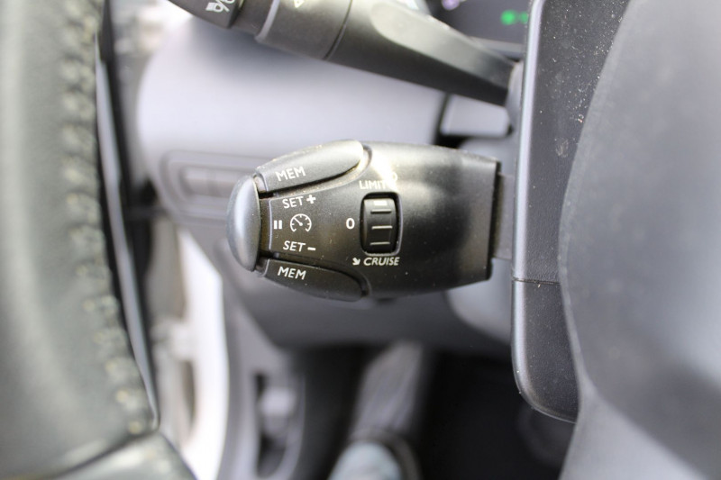 Photo 10 de l'offre de CITROEN C3 AIRCROSS FEEL BUSINESS 110 CV ESSENCE GPS 3D RADAR BLUETOOTH RÃGULATEUR BOITE AUTO EAT-6 à 11500€ chez Bougel transactions