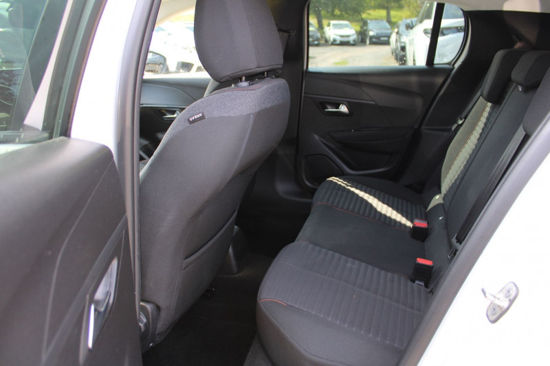 Photo 9 de l'offre de PEUGEOT 208 III ACTIVE PACK 75 CV ESSENCE GPS 3D USB LEDS JA 16 ABS RÃGULATEUR BLUETOOTH CLIM à 12500€ chez Bougel transactions