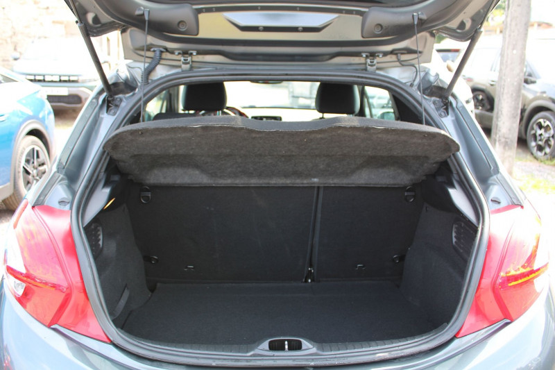 Photo 6 de l'offre de PEUGEOT 208 1.6 THP 200CH GTI 3P à 12500€ chez Bougel transactions