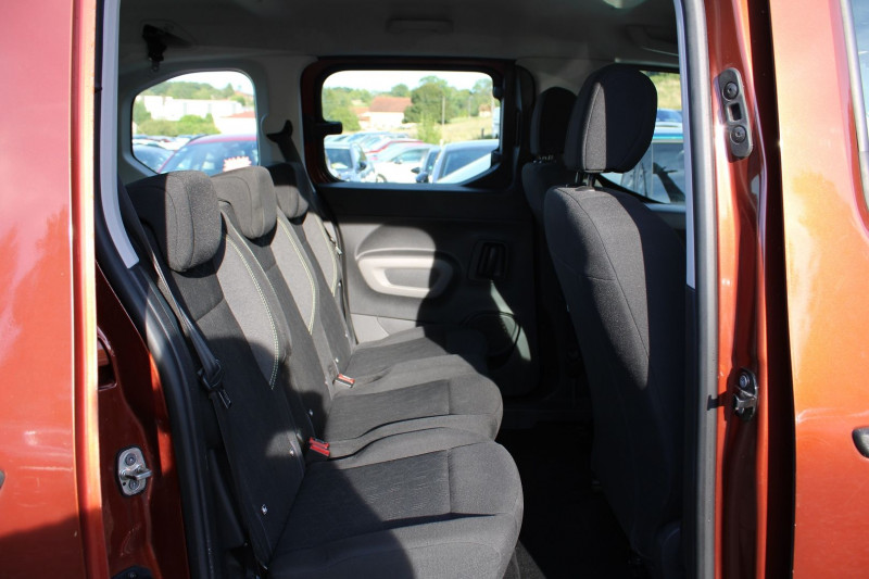Photo 8 de l'offre de PEUGEOT RIFTER BLUE HDI 100 CV ACTIVE GPS MIROR LINK CLIM AUDIO USB RADAR BLUETOOTH RÃGULATEUR à 13990€ chez Bougel transactions