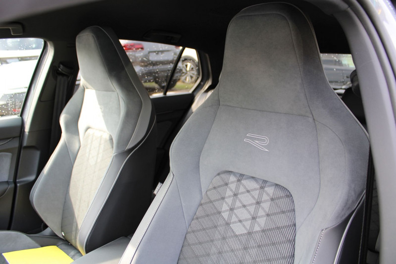 Photo 13 de l'offre de VOLKSWAGEN GOLF 8 R-LINE 2L TDI 150 CV GPS 3D CAMÃRA I-COKPIT FULL LED PACK HIVER BOITE AUTO DSG-7 à 33990€ chez Bougel transactions
