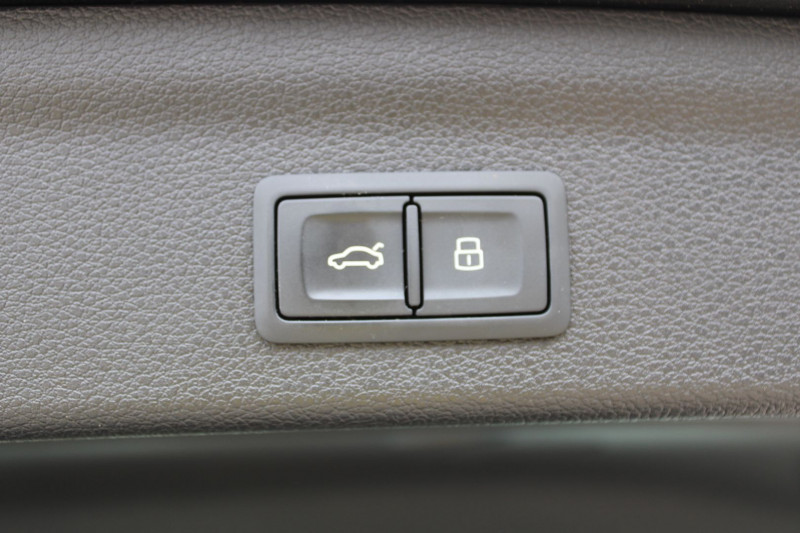 Photo 7 de l'offre de AUDI Q3 SPORTBACK S-LINE 35 TFSI 150 CV GPS 3D CAMÃRA RÃGULATEUR FULL LED USB JA 18 BOITE S-TRONIC à 27990€ chez Bougel transactions