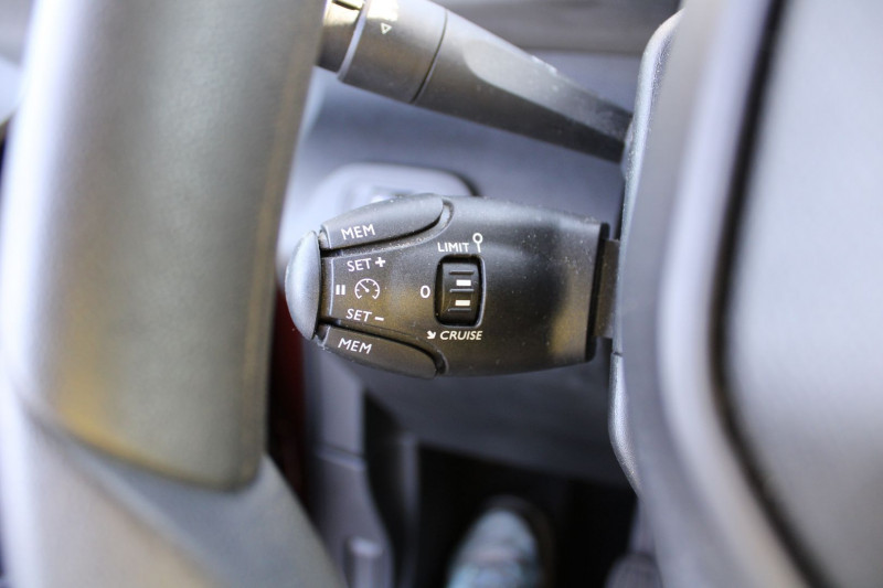 Photo 10 de l'offre de PEUGEOT RIFTER BLUE HDI 100 CV ACTIVE GPS MIROR LINK CLIM AUDIO USB RADAR BLUETOOTH RÃGULATEUR à 13990€ chez Bougel transactions