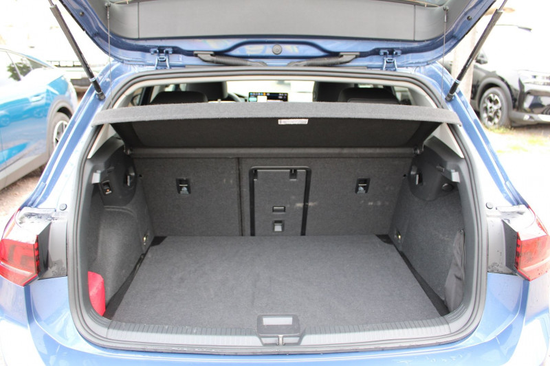Photo 6 de l'offre de VOLKSWAGEN GOLF 8 GOAL 2L TDI 150 CV GPS 3D CAMÃRA USB ATTELAGE I-COKPIT FULL LED BOITE AUTO DSG-7 à 30800€ chez Bougel transactions