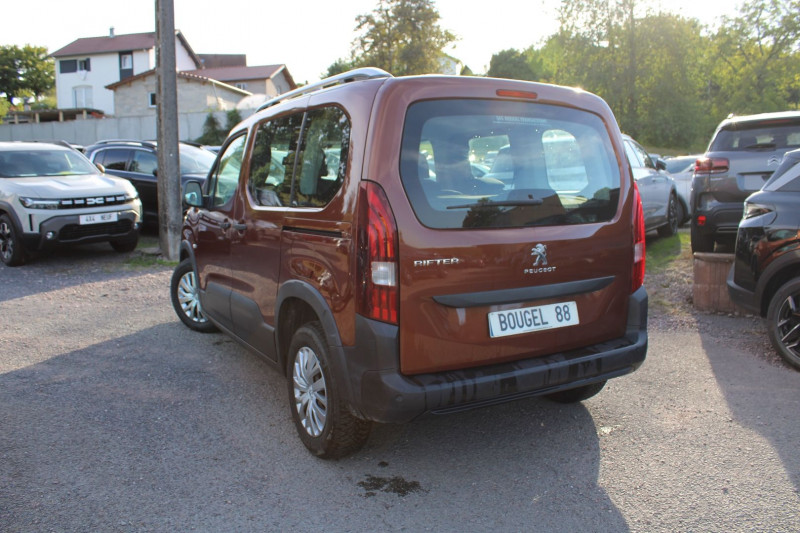 Photo 3 de l'offre de PEUGEOT RIFTER BLUE HDI 100 CV ACTIVE GPS MIROR LINK CLIM AUDIO USB RADAR BLUETOOTH RÃGULATEUR à 13990€ chez Bougel transactions