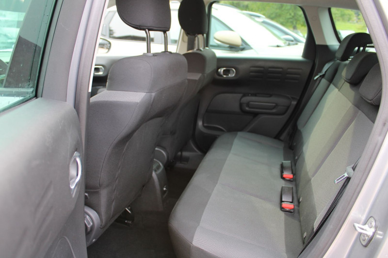 Photo 9 de l'offre de CITROEN C3 AIRCROSS II ESSENCE 110 SHINE MAX CAMÃRA GPS 3D CLIM AUTO GRIPP CONTROL JANTES ALU  USB  BV6 à 15200€ chez Bougel transactions