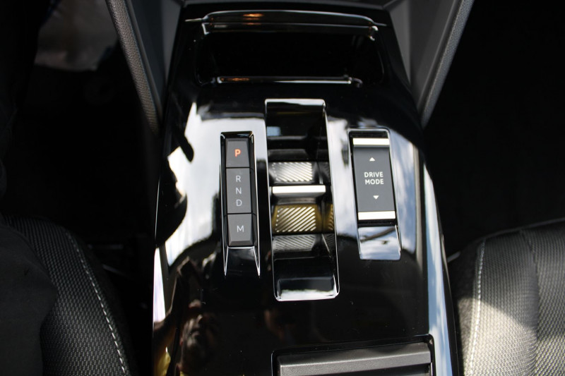 Photo 14 de l'offre de CITROEN C4 PHASE 5 PLUS 145 CV HYBRIDE GPS CARPLAY CAMÃRA RE USB I-COKPIT FULL LED BOITE AUTO DCS-6 à 23990€ chez Bougel transactions