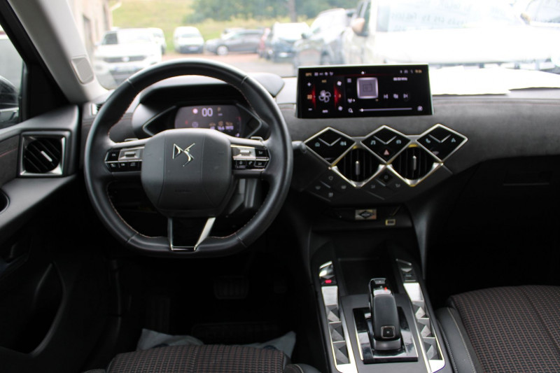 Photo 10 de l'offre de DS DS 3 CROSSBACK II EAT8 BOITE AUTO 1L5 BLUEHDI 130 CV PERFORMANCE LINE BLUETOOTH FULL LEDS ABS à 26500€ chez Bougel transactions