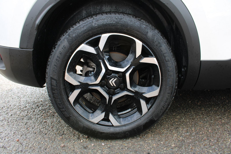 Photo 8 de l'offre de CITROEN C5 AIRCROSS II MAX 180 CV HYBRIDE GPS 3D CAMÃRA USB JA 18 TOIT PANO I-COKPIT BOITE AUTO EAT-8 à 27990€ chez Bougel transactions