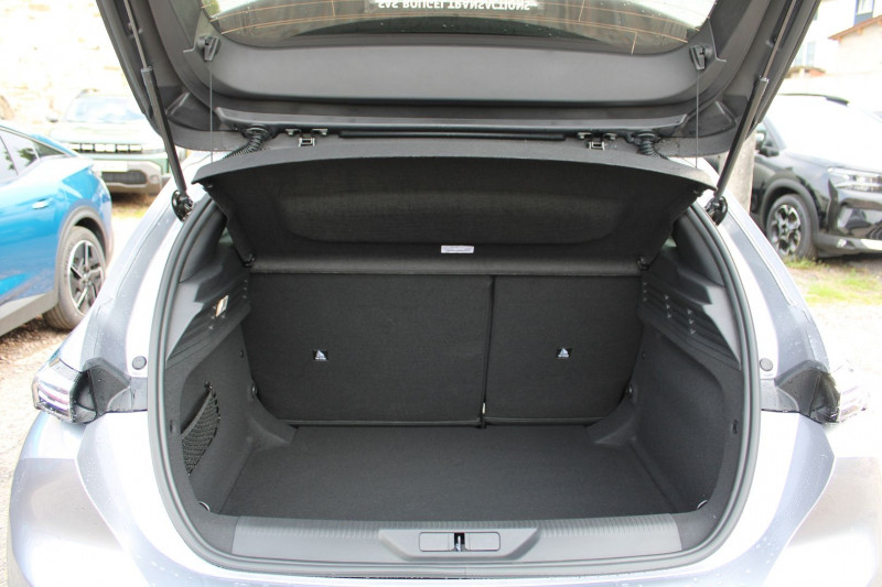 Photo 6 de l'offre de PEUGEOT 308 PHASE 4 ALLURE BLUE HDI 130 CV GPS 3D CAMÃRA RE JA 17 I-COKPIT FULL LED BOITE AUTO EAT-8 à 26990€ chez Bougel transactions