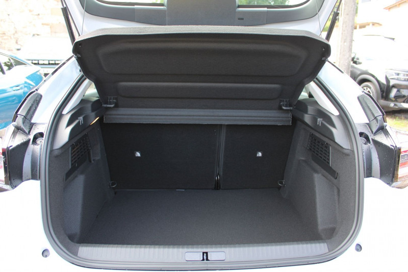 Photo 6 de l'offre de CITROEN C4 PHASE 5 PLUS 145 CV HYBRIDE GPS CARPLAY CAMÃRA RE USB I-COKPIT FULL LED BOITE AUTO DCS-6 à 23990€ chez Bougel transactions