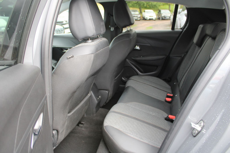Photo 9 de l'offre de PEUGEOT 208 PHASE 4 ALLURE 100 CV HYBRIDE GPS 3D CAMÃRA USB JA 16 I-COKPIT FULL LED BOITE AUTO DSC-6 à 19990€ chez Bougel transactions