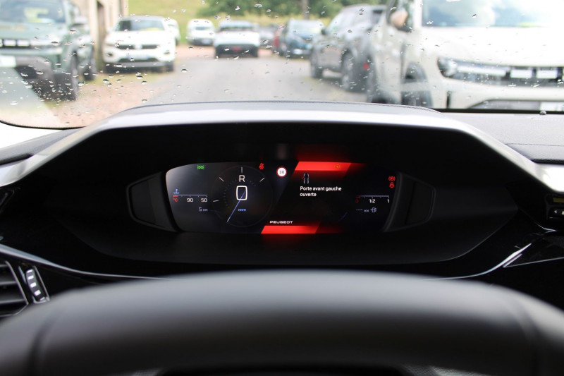 Photo 16 de l'offre de PEUGEOT 308 PHASE 4 ALLURE BLUE HDI 130 CV GPS 3D CAMÃRA RE JA 17 I-COKPIT FULL LED BOITE AUTO EAT-8 à 26990€ chez Bougel transactions