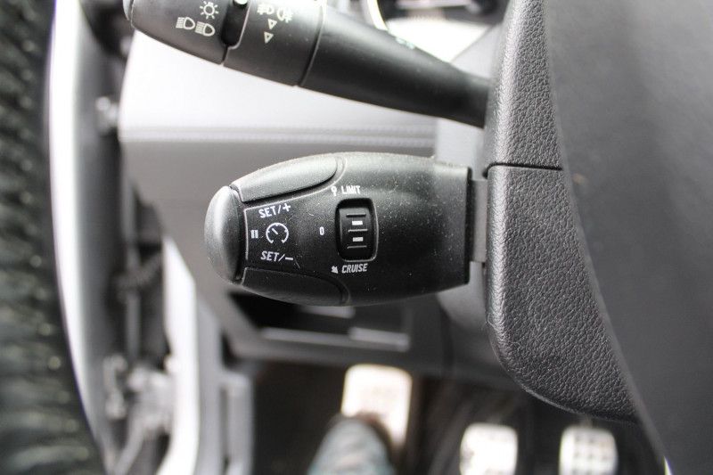 Photo 13 de l'offre de PEUGEOT RCZ 2L HDI 163 CV DIESEL GPS CUIR ELECT/CHAUFF RÃGULATEUR BLUETOOTH USB ABS LUXE BV6 à 13990€ chez Bougel transactions