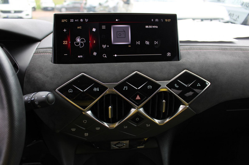 Photo 12 de l'offre de DS DS 3 CROSSBACK II EAT8 BOITE AUTO 1L5 BLUEHDI 130 CV PERFORMANCE LINE BLUETOOTH FULL LEDS ABS à 26500€ chez Bougel transactions