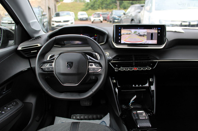 Photo 10 de l'offre de PEUGEOT 208 PHASE 4 ALLURE 100 CV HYBRIDE GPS 3D CAMÃRA USB JA 16 I-COKPIT FULL LED BOITE AUTO DSC-6 à 19990€ chez Bougel transactions