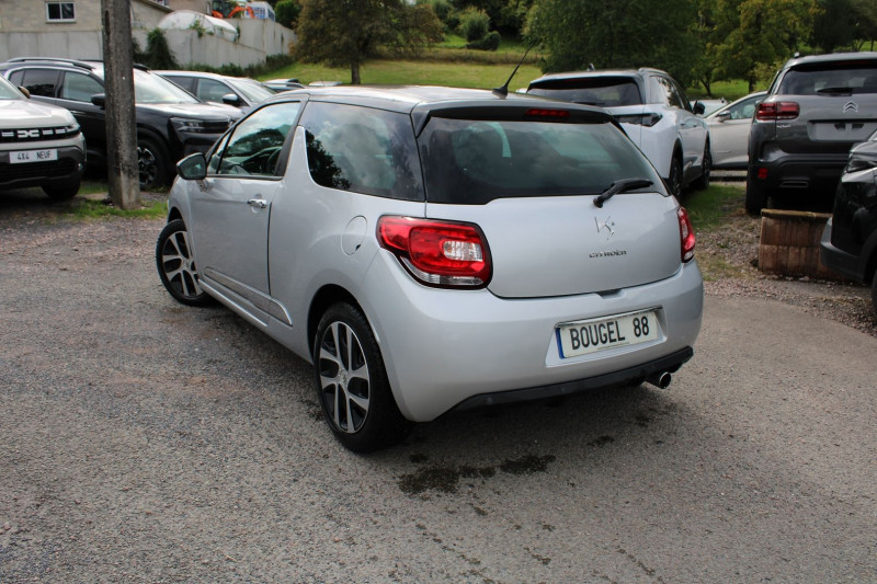 Photo 3 de l'offre de CITROEN DS3 SO CHIC 82 CV ESSENCE CLIM AUDIO SATELITTE MP3 RE USB RADAR BLUETOOTH RÃGULATEUR à 7990€ chez Bougel transactions