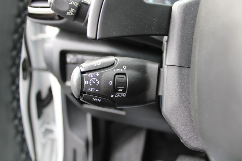 Photo 15 de l'offre de CITROEN C5 AIRCROSS II MAX 180 CV HYBRIDE GPS 3D CAMÃRA USB JA 18 TOIT PANO I-COKPIT BOITE AUTO EAT-8 à 27990€ chez Bougel transactions