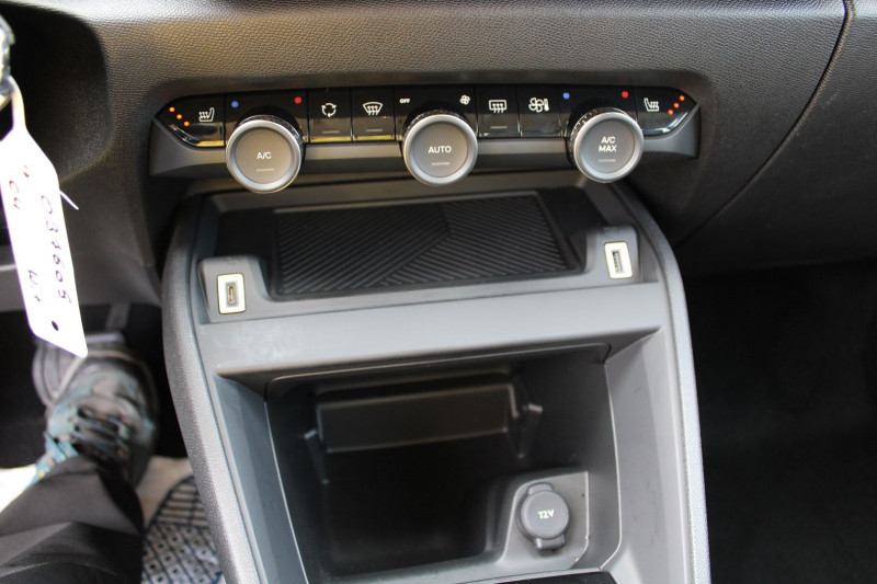 Photo 13 de l'offre de CITROEN C4 PHASE 5 PLUS 145 CV HYBRIDE GPS CARPLAY CAMÃRA RE USB I-COKPIT FULL LED BOITE AUTO DCS-6 à 23990€ chez Bougel transactions