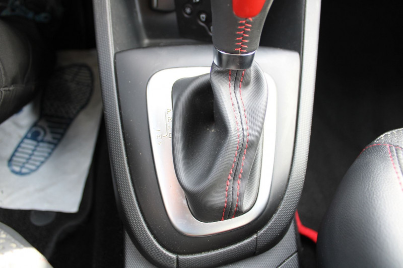 Photo 18 de l'offre de RENAULT CLIO 4 1.6 T 220CH ENERGY RS TROPHY EDC EURO6 2015 à 17990€ chez Bougel transactions