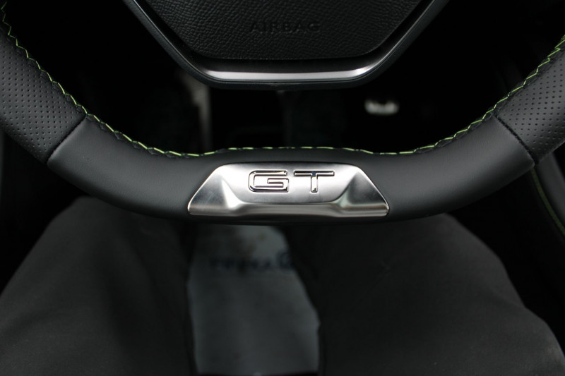 Photo 16 de l'offre de PEUGEOT 308 PHASE 4 GT 145 CV HYBRIDE GPS 3D CAMÃRA FOCAL JA 18 TOIT PANO I-COKPIT BOITE AUT DSC-6 à 29990€ chez Bougel transactions