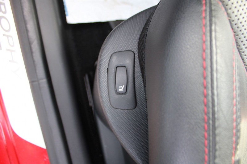 Photo 11 de l'offre de RENAULT CLIO 4 1.6 T 220CH ENERGY RS TROPHY EDC EURO6 2015 à 17990€ chez Bougel transactions