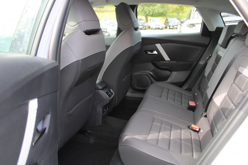 Photo 8 de l'offre de CITROEN C4 PHASE 5 PLUS 145 CV HYBRIDE GPS CARPLAY CAMÃRA RE USB I-COKPIT FULL LED BOITE AUTO DCS-6 à 23990€ chez Bougel transactions