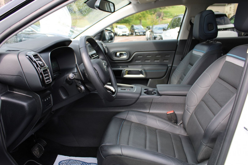 Photo 9 de l'offre de CITROEN C5 AIRCROSS II MAX 180 CV HYBRIDE GPS 3D CAMÃRA USB JA 18 TOIT PANO I-COKPIT BOITE AUTO EAT-8 à 27990€ chez Bougel transactions