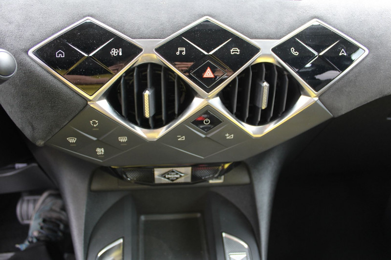 Photo 14 de l'offre de DS DS 3 CROSSBACK II EAT8 BOITE AUTO 1L5 BLUEHDI 130 CV PERFORMANCE LINE BLUETOOTH FULL LEDS ABS à 26500€ chez Bougel transactions