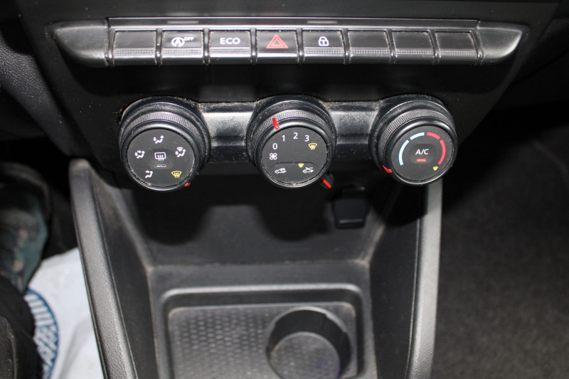 Photo 12 de l'offre de DACIA DUSTER III ESSENTIAL 1L5 DCI CLIM ATTELAGE AUDIO MP3 USB BLUETOOTH RÃGULATEUR ROUE SECOURS à 8990€ chez Bougel transactions