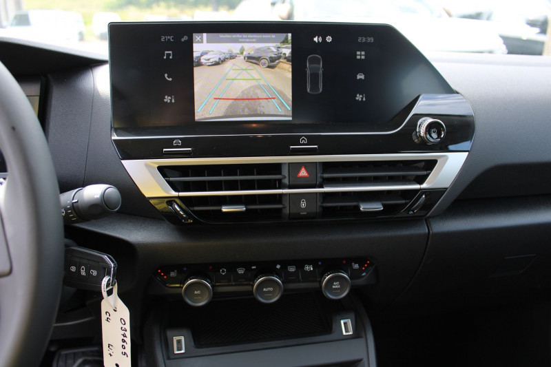 Photo 12 de l'offre de CITROEN C4 PHASE 5 PLUS 145 CV HYBRIDE GPS CARPLAY CAMÃRA RE USB I-COKPIT FULL LED BOITE AUTO DCS-6 à 23990€ chez Bougel transactions