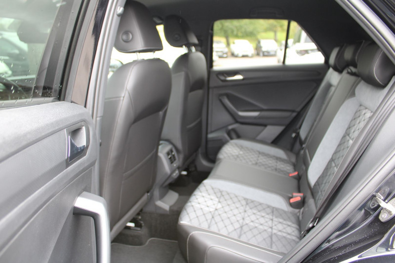 Photo 10 de l'offre de VOLKSWAGEN T-ROC 2L TDI 150 CV R-LINE DSG7 BOITE AUTO CAMÃRA GPS USB FULL LEDS MI CUIR JANTES 18 à 37900€ chez Bougel transactions