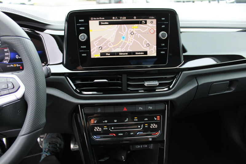 Photo 14 de l'offre de VOLKSWAGEN T-ROC 2L TDI 150 CV R-LINE DSG7 BOITE AUTO CAMÃRA GPS USB FULL LEDS MI CUIR JANTES 18 à 37900€ chez Bougel transactions