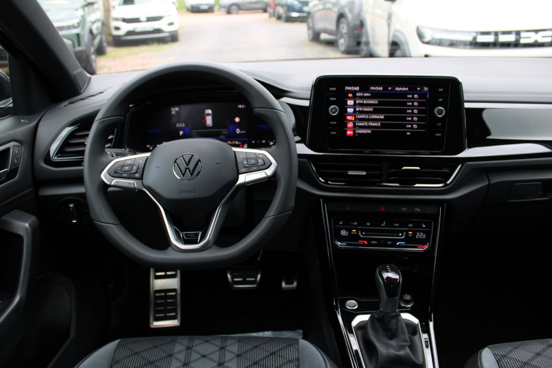 Photo 11 de l'offre de VOLKSWAGEN T-ROC 2L TDI 150 CV R-LINE DSG7 BOITE AUTO CAMÃRA GPS USB FULL LEDS MI CUIR JANTES 18 à 37900€ chez Bougel transactions