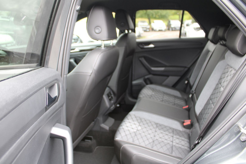 Photo 10 de l'offre de VOLKSWAGEN T-ROC 2L TDI 150 CV R-LINE DSG7 BOITE AUTO CAMÃRA GPS USB FULL LEDS MI CUIR JANTES 18 à 37900€ chez Bougel transactions