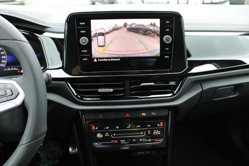 Photo 15 de l'offre de VOLKSWAGEN T-ROC 2L TDI 150 CV R-LINE DSG7 BOITE AUTO CAMÃRA GPS USB FULL LEDS MI CUIR JANTES 18 à 37900€ chez Bougel transactions